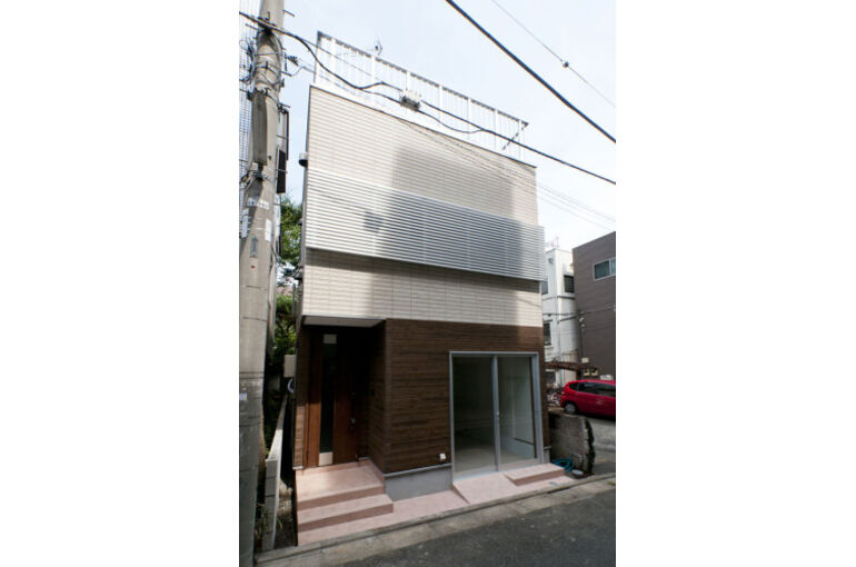house03_02-332x500