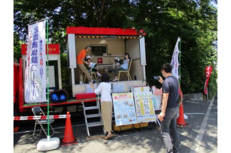 2-%E8%B5%B7%E9%9C%87%E8%BB%8A