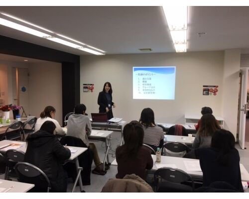 1.%E6%95%B4%E7%90%86%E5%8F%8E%E7%B4%8D%E8%AC%9B%E5%BA%A7-500x375