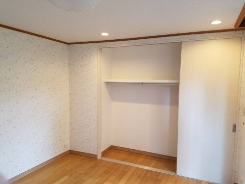 折り戸タイプから引戸のクローゼットへ