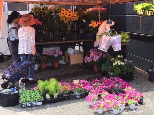毎回好評の出張花屋さん